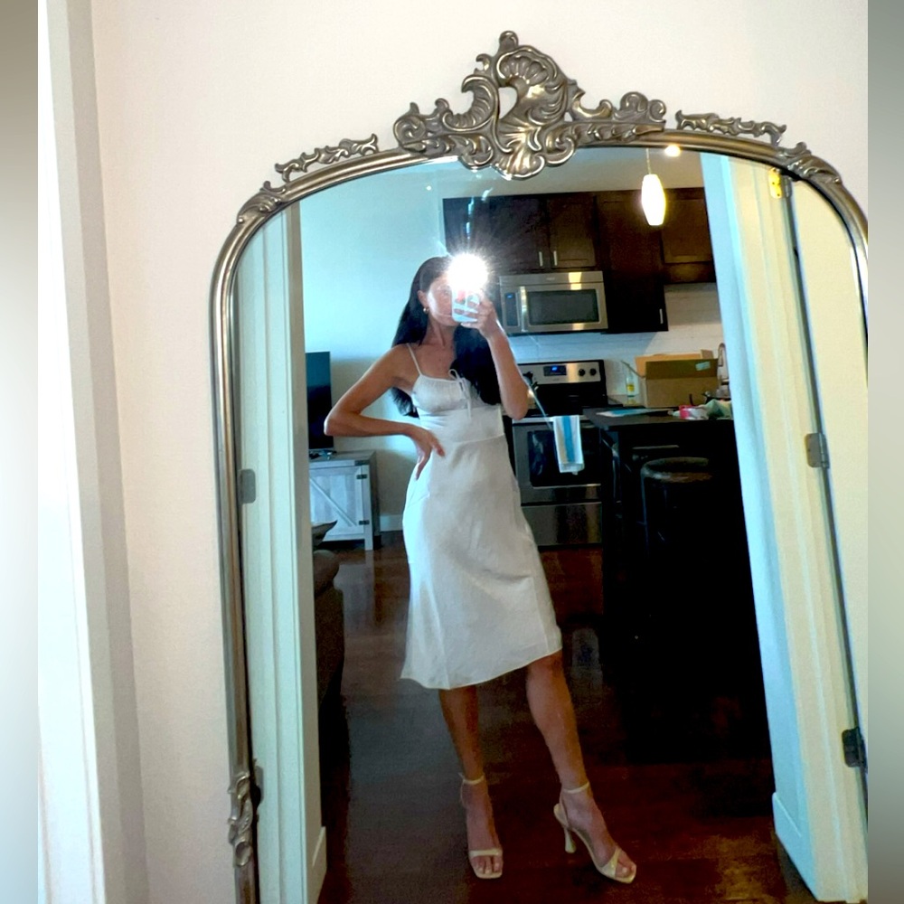 ARITZIA - midi dress - size 2 - never worn with tags - Picture 2 of 4